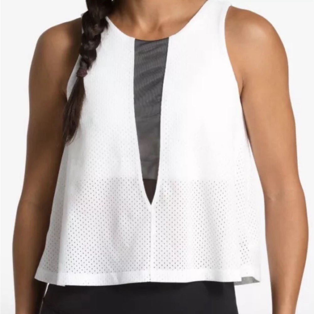 The north face NYNY crop white Tank SZ XL Built in Bra